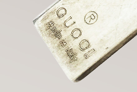 表面に傷が目立つもの