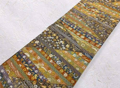 河村織物の買取相場とは