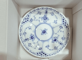 皿：ロイヤルコペンハーゲンなど3点