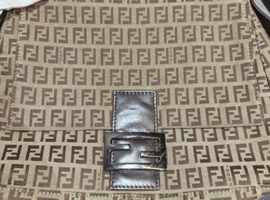 ハンドバッグ:FENDIなど4点