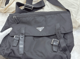 ショルダーバッグ:PRADAなど12点