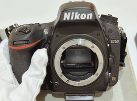 Nikon:D750 ボディなど4点