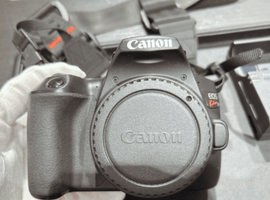 Canon:EOS Kiss X10 ボディ ブラックなど4点