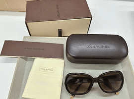 サングラス:LOUIS VUITTONなど3点