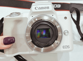 Canon:EOS Kiss M ボディ ホワイトなど3点