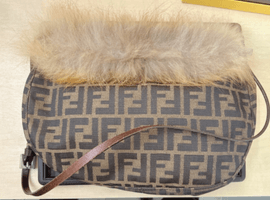 ショルダーバッグ:FENDIなど3点