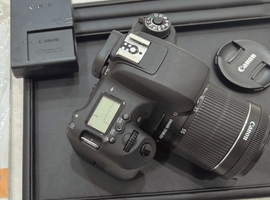 Canon:EOS 8000D + EF-S 18-55mm F3.5-5.6 IS STMなど4点