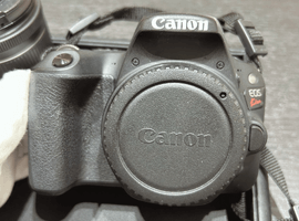 Canon：EOS Kiss X9 ボディ ブラックなど3点