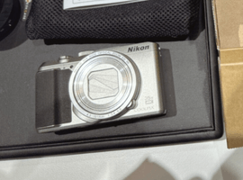 Nikon:COOLPIX A900 シルバーなど4点