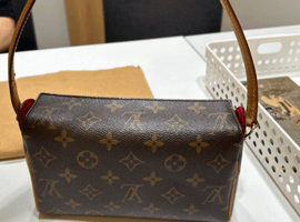 ハンドバッグ:LOUIS VUITTONなど3点