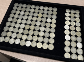 100円硬貨など3点