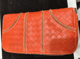 長財布:BOTTEGA VENETAなど4点