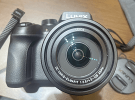 Panasonic：LUMIX DMC-FZ300など3点