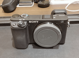 Sony:α6400 ボディ ILCE-6400 ブラックなど3点