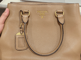 ハンドバッグ:PRADAなど3点
