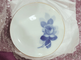 陶磁器/ガラス製品:皿など4点