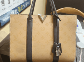 ハンドバッグ:LOUIS VUITTONなど3点