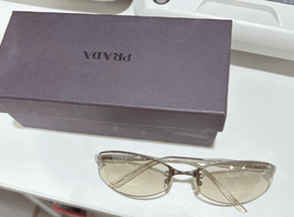 サングラス:PRADAなど3点