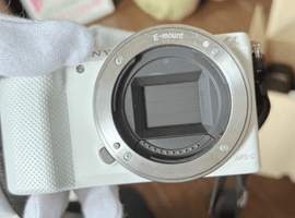 SONY:α5000 ボディ ホワイト/SONY:Cyber-shot DSC-HX60V/など3点