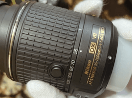 Nikon：AF-S DX VR Zoom-Nikkor 55-200mm など3点