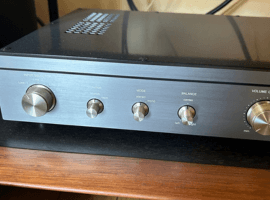 AIR TIGHT:プリアンプ/AIR TIGHT:真空管パワーアンプなど2点