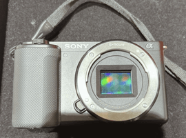 SONY:VLOGCAM ZV-E10 ボディ ブラック/SONY:E PZ 16-50mm F3.5-5.6 OSS SELP1650 ブラックなど2点