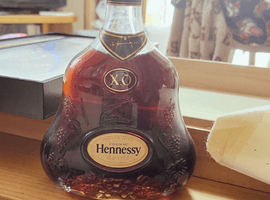ブランデー：Hennessy（XO 金キャップ クリアボトル）／ブランデー：REMY MARTIN（セントー リモージュ ケンタウロス ホワイト）など3点