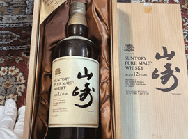 ウイスキー：Suntory（山崎 12年 ピュアモルト 向獅子 木箱）／ブランデー：Hennessy（ブラス ドール ナポレオン）など4点