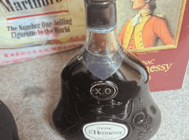 ブランデー：Hennessy（XO 金キャップ グリーンボトル）／ウイスキー：CHIVAS BROTHERS（ロイヤルサルート 21年 青）など13点