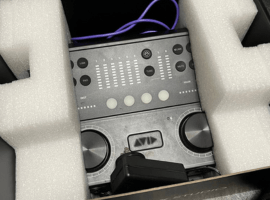 Avid:オーディオインターフェース/KRK:スピーカーなど2点