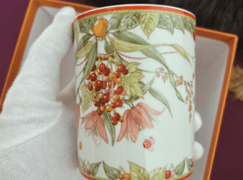 カップ:エルメスなど2点