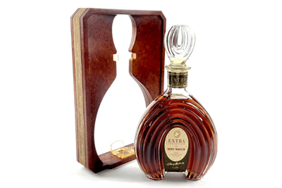 ブランデーとウイスキーの違いは原料!代表的な種類や味の違いなど解説