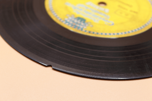 壊れたレコードは直せる?音が出なくなる原因やメンテナンス方法を解説!