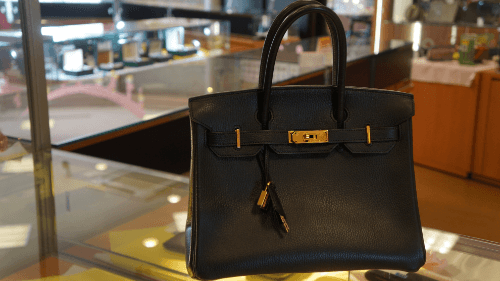 エルメスのバーキンはなぜ高い?定価の高騰理由や中古市場での傾向も解説