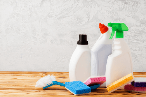 ブランドバッグの黄ばみの落とし方!見極めのポイントや黄ばみを防ぐ方法も解説