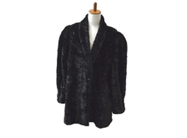 ミンクを含む毛皮数点で